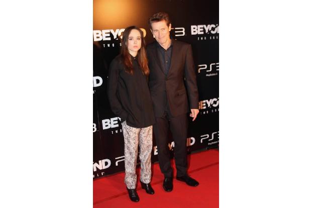 …hat Ellen gemeinsam mit ihrem Kollegen Willem Dafoe einen Part in 'Beyond Two Souls', das im Oktober 2013 auf den Markt kam...