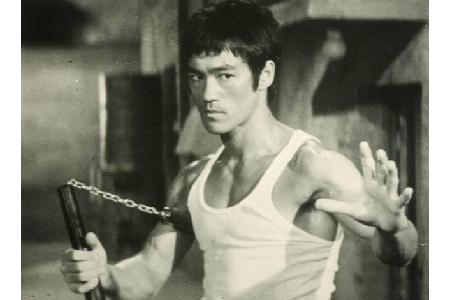 So wie Hugh Hefner wurde auch Bruce Lee ein komplettes Videospiel gewidmet, allerdings erst lange nach seinem Tod 1973. 'Bru...