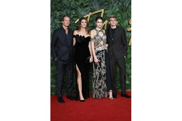 Die Supermodel-Gene liegen offensichtlich in der Familie: Rande Gerber, Cindy Crawford, Kaia und Presley Gerber posierten ge...