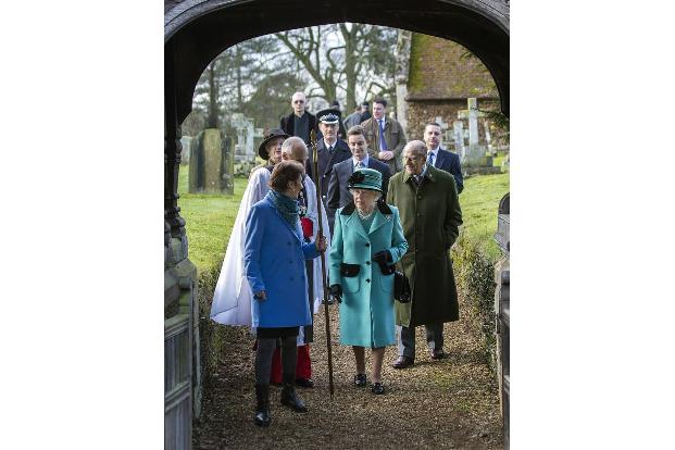 Die Queen selbst ist bereits auf ihrem Landsitz Sandringham. Wie jedes Jahr nahm die Royal den Zug in die Grafschaft Norfolk...