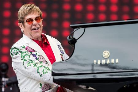 Sir Elton John verpasst mit dem vierten Platz knapp das Podium der reichsten britischen und irischen Musiker. 372 Millionen ...