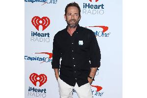 Nach plötzlichem Tod von Luke Perry: Stars zeigen sich betroffen