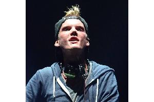 Zum ersten Todestag: Aviciis Familie gründet Stiftung zur Suizidprävention
