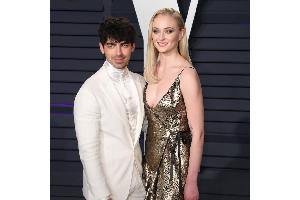 Sophie Turner: Auch mal mit Frauen experimentiert