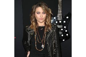 Erster Auftritt nach psychischen Problemen: Paris Jackson zeigt sich mit Mutter Debbie