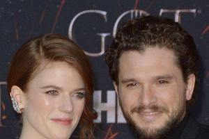 Wenig Begeisterung: Kit Harington kann Filmküsse seiner Frau nicht ertragen