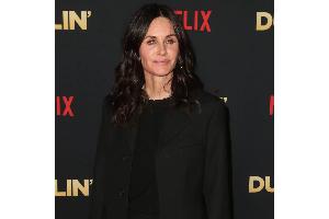 Courteney Cox: Erleichterung nach Fast-Absturz