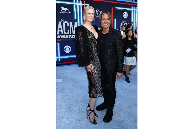 Das gleiche Phänomen trifft auf Hollywood-Beauty Nicole Kidman und Keith Urban zu. Aber Moment: Sowohl Blake Shelton als auc...