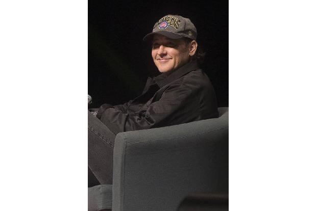 Doch nicht nur Frauen stellen sich gegen das restriktive Gesetz. 'Ant-Man' John Cusack warnte davor, dass sowas nur damit en...