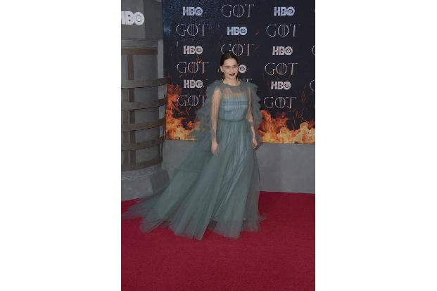 Die Drachenkönigin ist heiß begehrt: Im Herbst werden wir Emilia Clarke in der Romcom 'Last Christmas' zu sehen bekommen. Au...