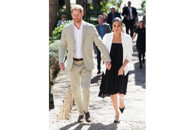 ...weltweit gefeiert wurde. Der Name des Kleinen ist noch nicht bekannt. Auch Camilla und Prinz Charles verrieten bei ihrem ...