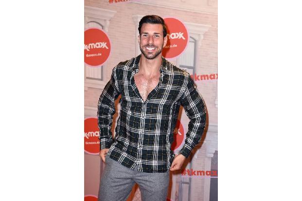 Ex-Bachelor Leonard Freier machte dafür nur gute Miene zum bösen Spiel und kam ohne Ehefrau Caona. Ob die Ehekrise immer noc...