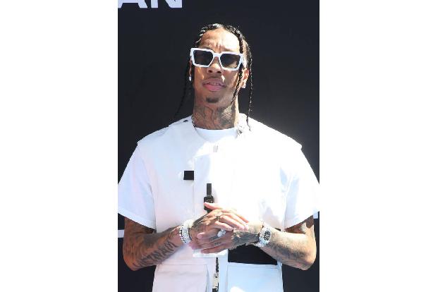 ...Ex Tyga musste derweil dabei zusehen, wie Kylies aktueller Partner Travis Scott auf der Bühne bejubelt wurde. Ob das weh ...