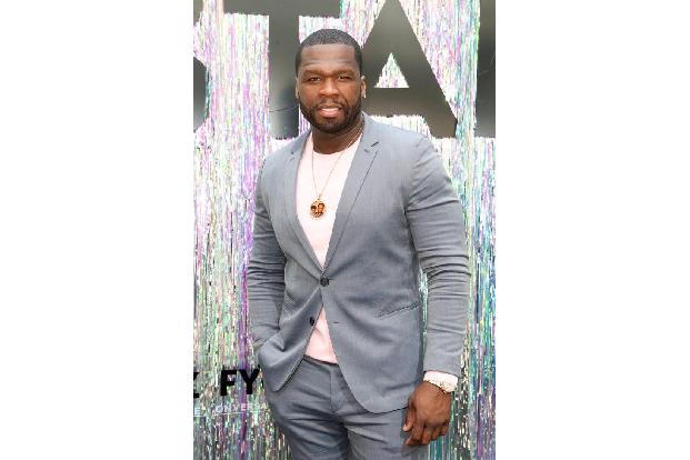 ...Rapper 50 Cent im kommenden Jahr hautnah erleben können, wie sein Name im Pflaster von Los Angeles eingelassen wird. Verg...