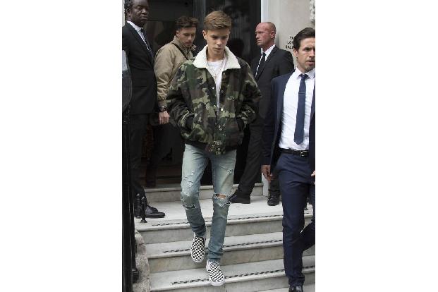 …Romeo Beckham geschnappt. Die beiden haben sich schon 2016 kennengelernt, als sie gemeinsam auf einer Unicef-Gala eingelade...