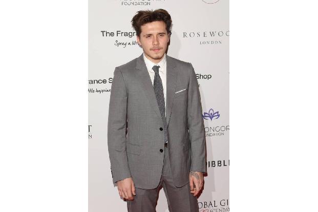 Brooklyn ist mehr als nur der Sohn von Designerin Victoria Beckham und dem ehemaligen Profi-Fußballer David Beckham. Der Bri... Brooklyn ist mehr als nur der Sohn von Designerin Victoria Beckham und dem ehemaligen Profi-Fußballer David Beckham. Der Bri...