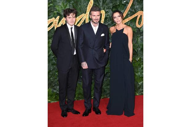 Zusammen mit seinen Eltern gehören Red Carpet-Auftritte zu Brooklyns Alltag. Doch der junge Brite will auch aus dem Schatten...