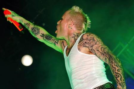 Keith Flint stieg in den Neunzigern zu einem der schillerndsten Stars der Dance-Szene auf. The Prodigy waren nicht nur eine ...