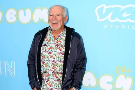 ...Jimmy Buffett landen. Der ist als Popsänger ('Come Monday', 'Cheeseburger in Paradise') erfolgreich geworden und spielt i...