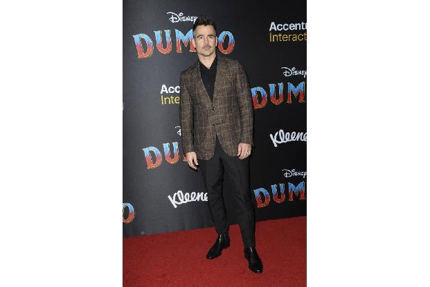 ...Colin Farrell erzählt wird, ist mittlerweile bekannt. Dumbo wird in einem Zirkus groß, der sich nach und nach neu erfinde...
