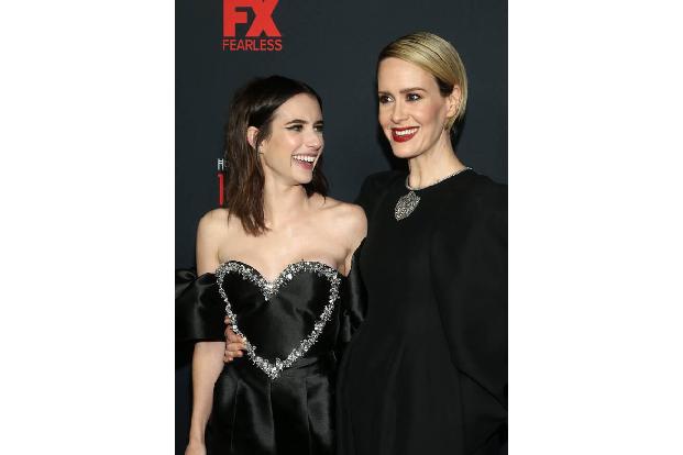 ...Samstag im Hollywood Forever Cemetery in Los Angeles die Ausstrahlung der 100. Folge gefeiert wurde. Emma Roberts und Sar...