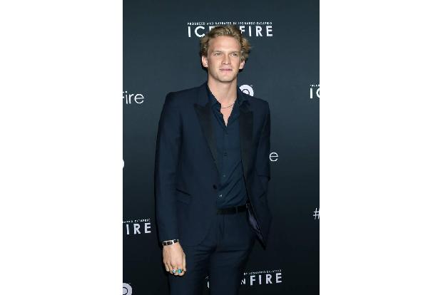 Sein zweites Album, 'Surfers Paradise', schaffte es in die Top 10 der US Billboard Charts, Cody tourte derweil fleißig mit S...
