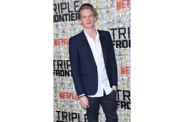 …zusammen zu tun. 2017 gründete er mit Freunden die Band Cody Simpson and the Tide.
