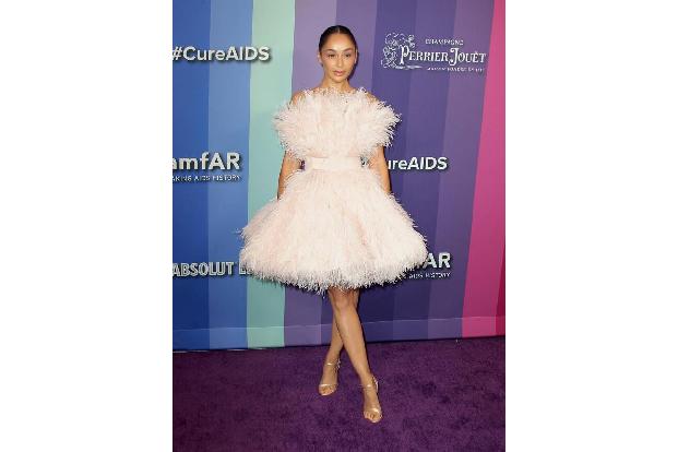 Cara Santana zeigt uns, wie es geht: Die Schauspielerin schlüpfte für die amfAR Gala Los Angeles 2019 in ein wahrhaftes Prac... Cara Santana zeigt uns, wie es geht: Die Schauspielerin schlüpfte für die amfAR Gala Los Angeles 2019 in ein wahrhaftes Prac...