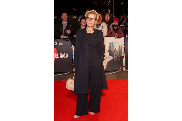 ...Gillian Anderson die Ehre und sah sich Noahs neues Werk auf der großen Leinwand an. Im Dezember soll 'Marriage Story' dan...