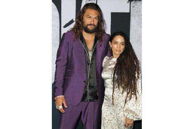 Seit 14 Jahren sind Jason Momoa und Lisa Bonet ein Paar. Erst kürzlich gestand der 'Aquaman'-Star, dass er schon als Kind fü... Seit 14 Jahren sind Jason Momoa und Lisa Bonet ein Paar. Erst kürzlich gestand der 'Aquaman'-Star, dass er schon als Kind fü...