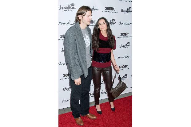 Als Demi Moore 2005 ihren Kollegen Ashton Kutcher heiratete, sorgte der Altersunterschied von 15 Jahren für Aufsehen in Holl...