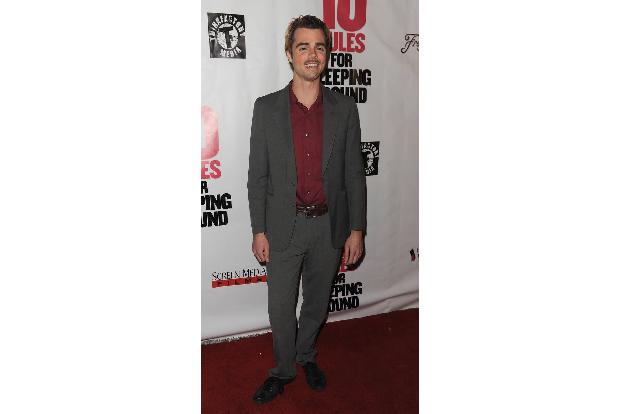 ...Reid Ewing ist ein Mädchenschwarm, er selber litt aber jahrelang unter seiner Erscheinung. Er ließ sich deshalb im Alter ...