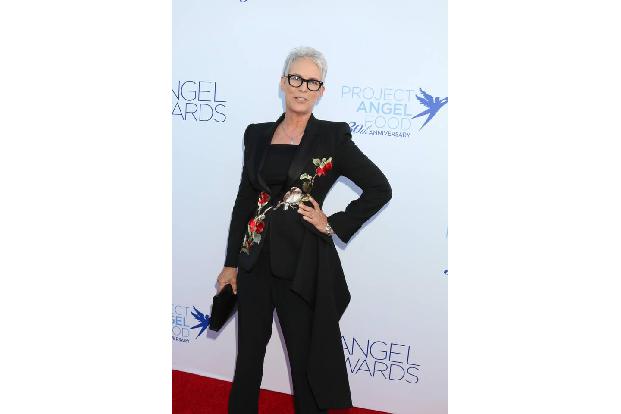 ...Jamie Lee Curtis hat sich im Laufe der Jahre häufiger operieren lassen. Ihr Fazit ist aber ernüchternd: Menschen, die übe...