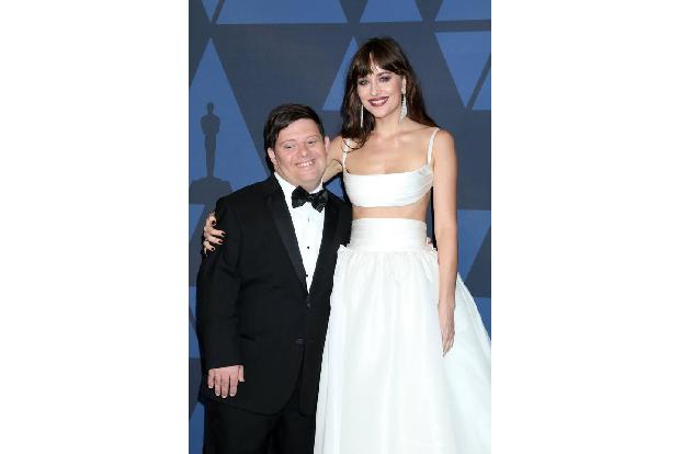 ...Dakota Johnson ist derzeit für ihre Leistung im Melodram 'The Peanut Butter Falcon' in aller Munde. Überstrahlt wird ihre...