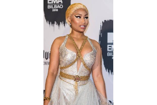 Nicki Minaj mag zwar Truthahn, feiert aber auch gern das Erbe von Trinidad & Tobago, wo sie geboren wurde: 