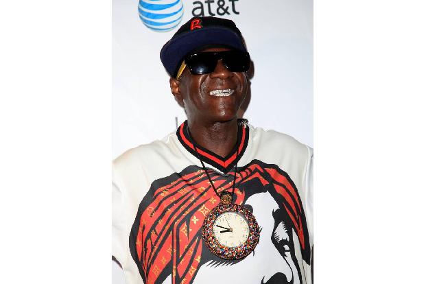 Auch Flavor Flav hatte eine TV-Sendung ('The Surreal Life') zu verkaufen, als er sich in Kollegin Brigitte Nielsen verliebte...