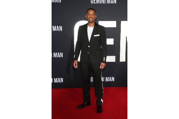 Will Smith rät allen Menschen zu regelmäßigen Darmspiegelungen, nachdem er selbst eine hat vornehmen lassen. Auf seinem YouT... Will Smith rät allen Menschen zu regelmäßigen Darmspiegelungen, nachdem er selbst eine hat vornehmen lassen. Auf seinem YouT...