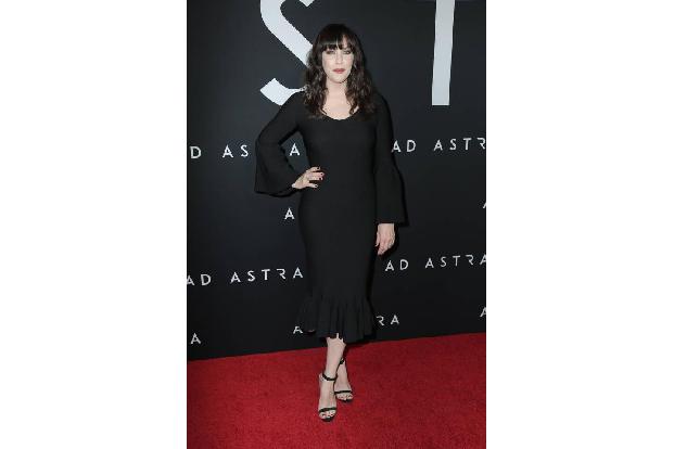 ...Liv Tyler bereits 2011 passiert. Die Schauspielerin war überrascht, als Geld für Dienstleistungen abgebucht wurden, die s...
