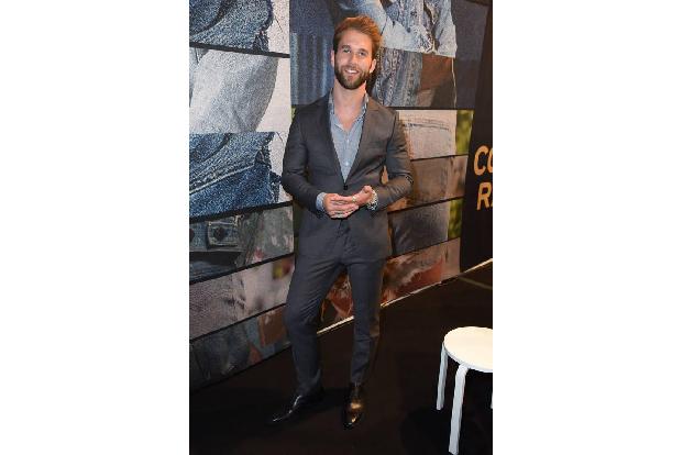 Vom Laufsteg aufs Eis: Model André Hamann ist vielseitig, hat sogar sein eigenes Modelabel. Ob Schlittschuhlaufen auch zu se...