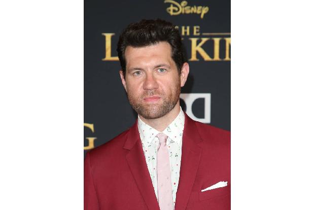 ...Partner ist Erdmännchen Timon, gesprochen von US-Comedian Billy Eichner. Seine Kollegin...