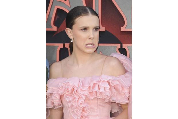 Jungstar Millie Bobby Brown zeigte den Paparazzi, was sie von ihnen hielt: Bei der Premiere zur dritten Staffel von 'Strange...