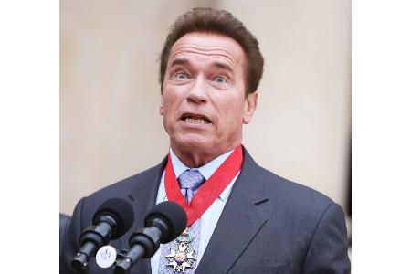 Wer würde es schon wagen, dem Terminator ins Gesicht zu sagen, dass er doch bitte mal etwas freundlicher gucken soll? Arnold...