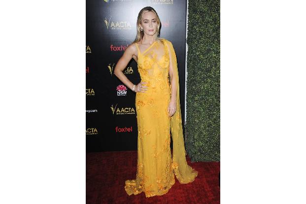 Auch Emily Blunt wollte beim großen Trend des Jahres 2019 nicht zurückstehen.