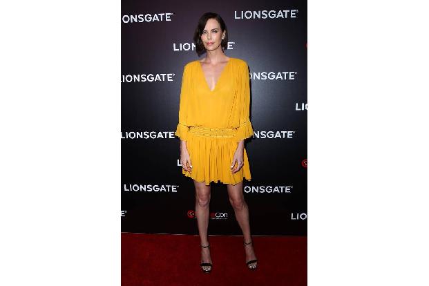 ...Hollywood-Superstar Charlize Theron entschied sich bei der CinemaCon in Las Vegas für ein kräftiges Gelb.