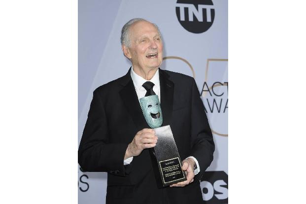 …Lebenswerk ging an Kult-Star Alan Alda, den wir schon seit seinen 'M.A.S.H.'-Zeiten Anfang der 70er lieben.