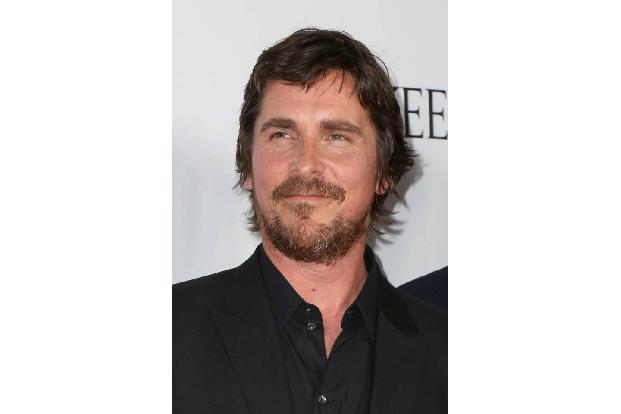Mit seinen 45 Jahren kann Christian Bale auf eine aufregende Karriere zurückblicken. Das Markenzeichen des gefeierten Schaus... Mit seinen 45 Jahren kann Christian Bale auf eine aufregende Karriere zurückblicken. Das Markenzeichen des gefeierten Schaus...