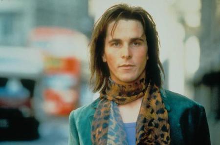 ...Hätten Sie den jungen Bale direkt erkannt? Bereits in den 80er Jahren stand der in Wales geborene Christian Charles Phill...