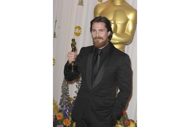 Endlich: 2011 durfte Bale einen Goldjungen mit nach Hause nehmen. Als bester Nebendarsteller wurde er für seine Darstellung ...