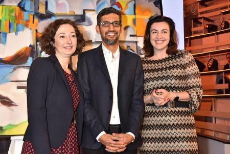 ...Google ist parteiübergreifend, denn neben Annegret Kramp-Karrenbauer (CDU), Michael Müller (SPD) und hier rechts Dorothée...