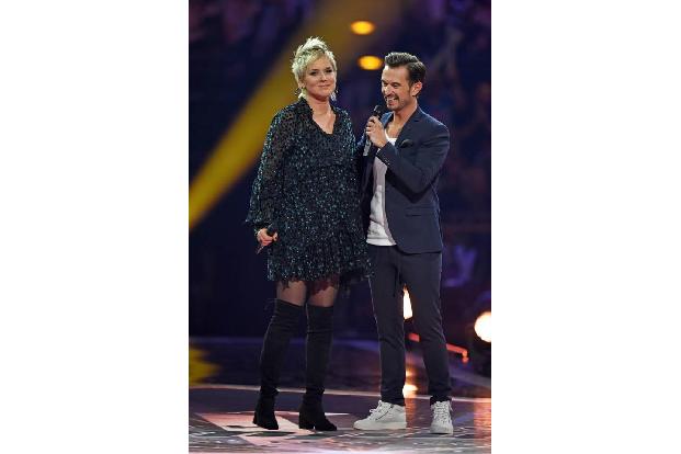...Blondine. Inka Bause ist derzeit in 'Bauer sucht Frau'-Pause und nutzt die Zeit, um die Zuschauer daran zu erinnern, dass...